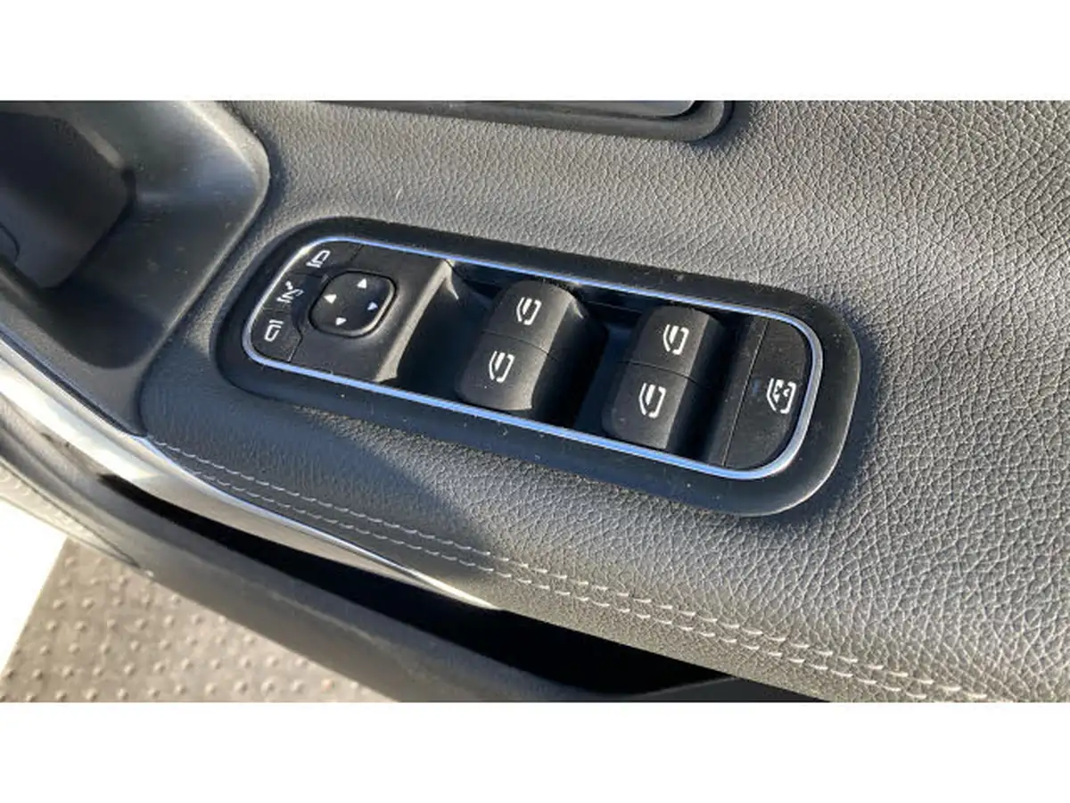 2019-mercedes-benz-cla-13-cla-200-amg-line-premium-coupe-4d-7g-dct-big-31
