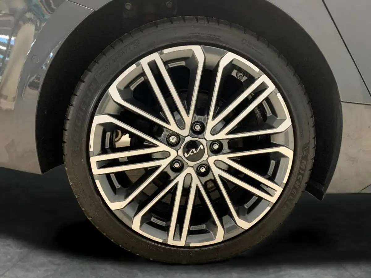 2022-kia-pro-ceed-15-t-gdi-gt-line-s-big-35