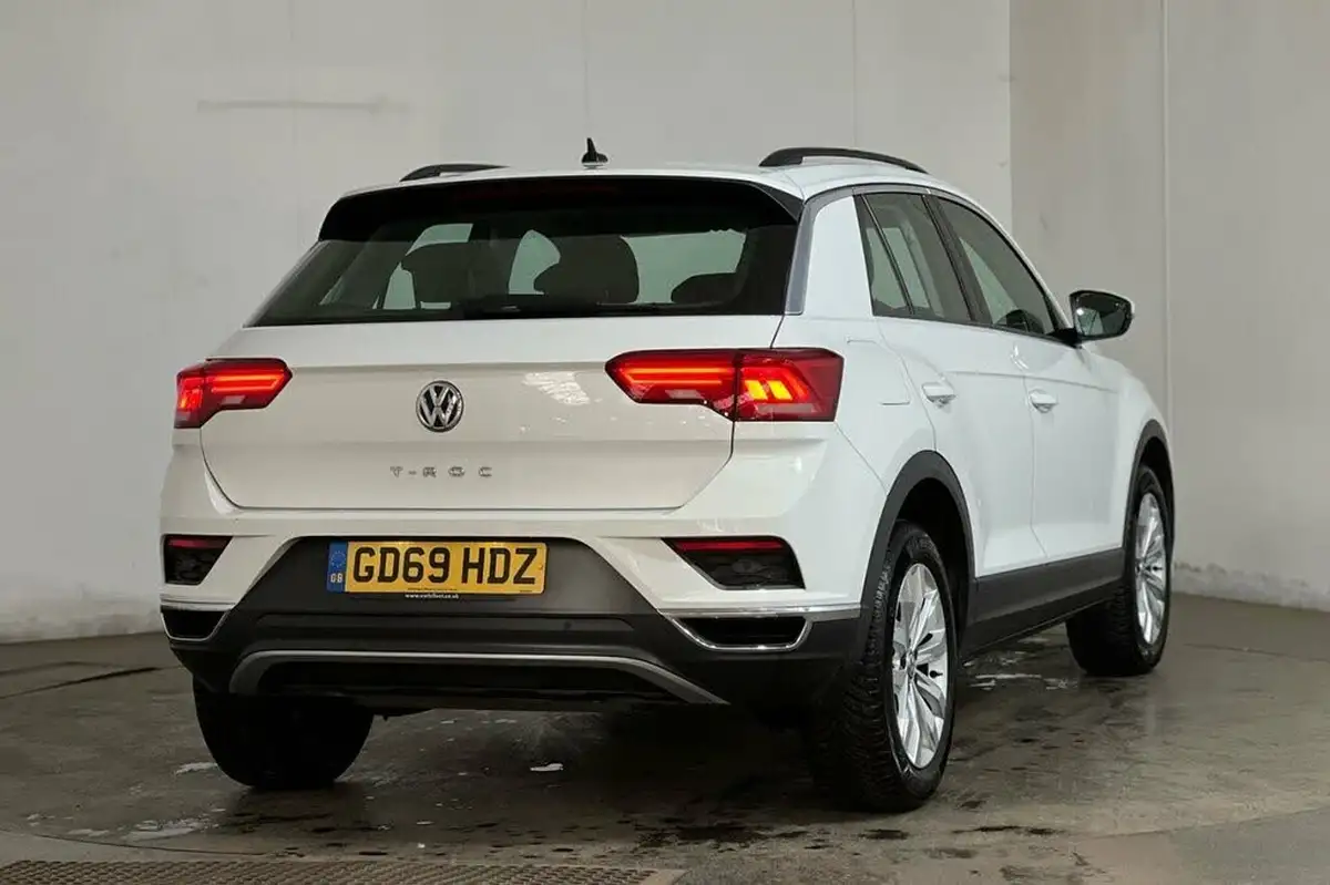 2019-volkswagen-t-roc-10-tsi-se-big-19