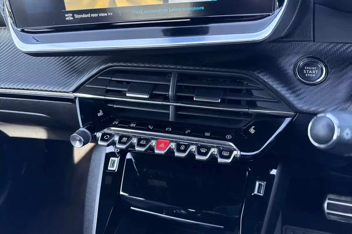 2021-peugeot-208-e-gt-premium-big-55