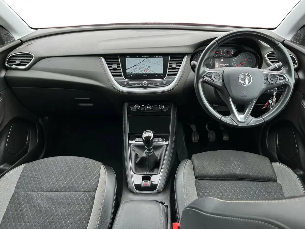 2021-vauxhall-grandland-x-12-sri-nav-big-7
