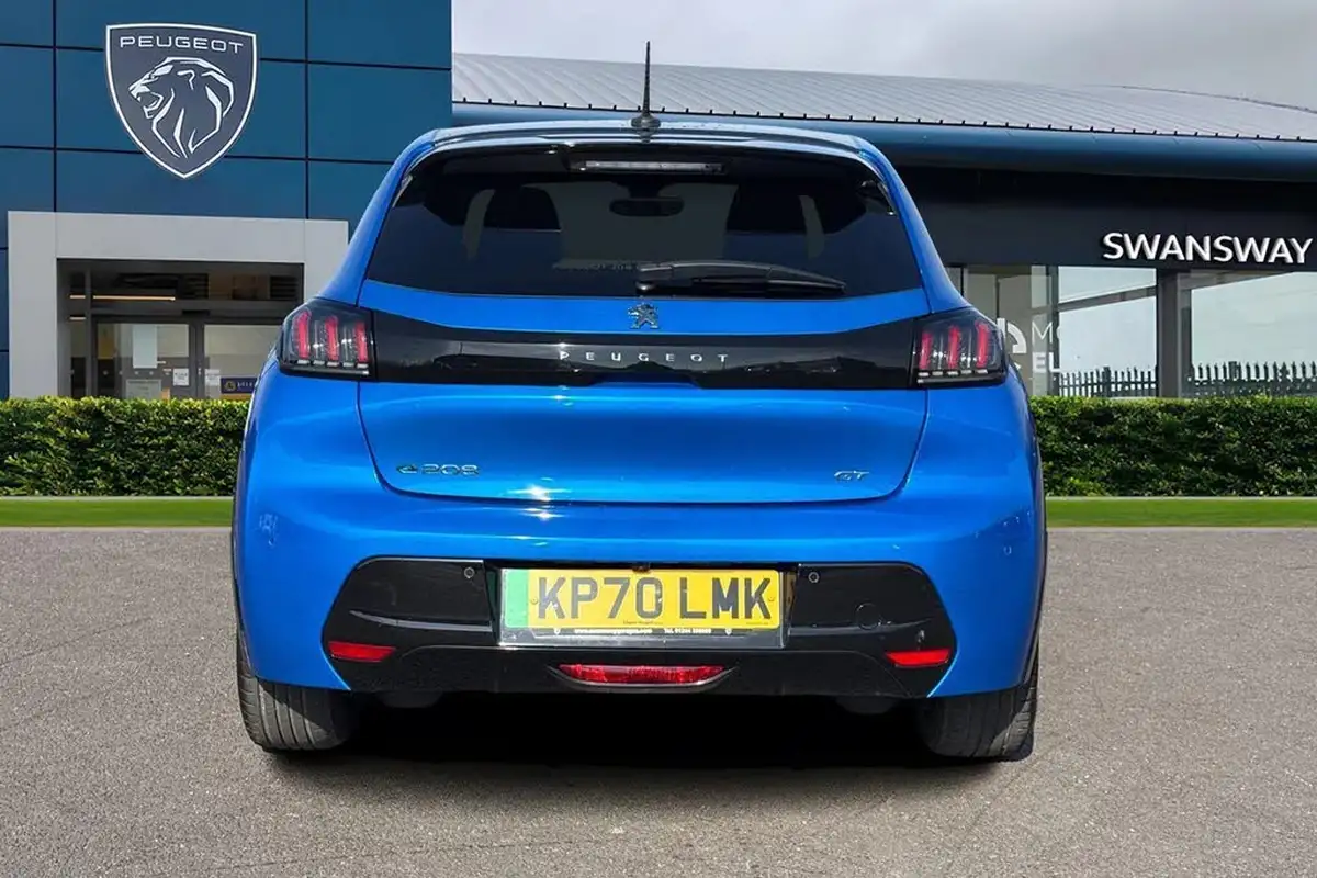 2021-peugeot-208-e-gt-premium-big-3