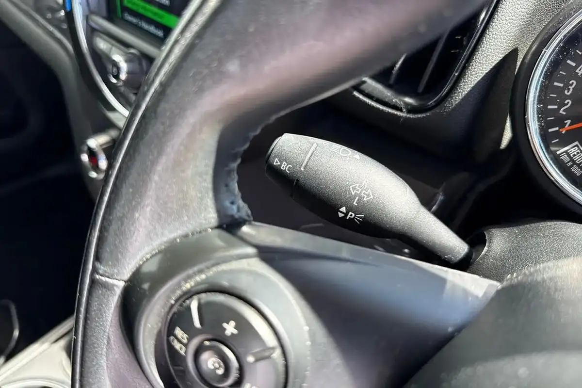 2019-mini-countryman-15-cooper-classic-big-43