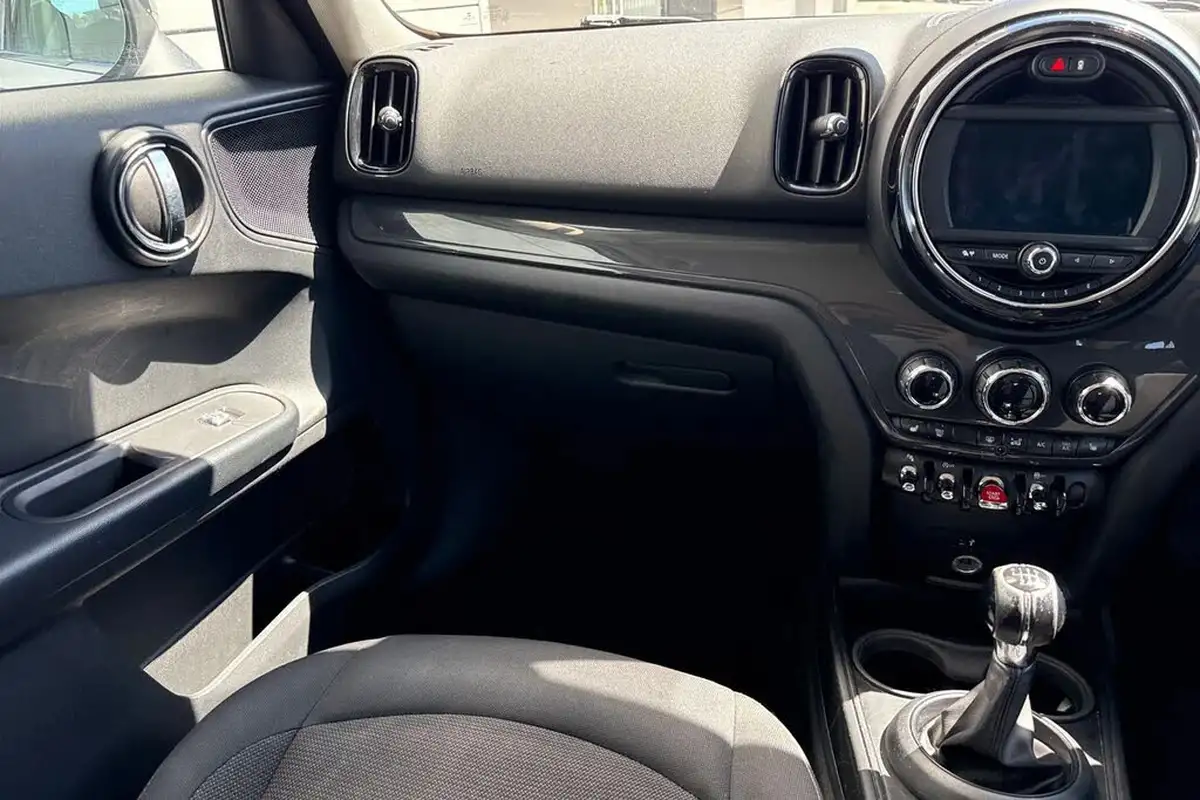 2019-mini-countryman-15-cooper-classic-big-19