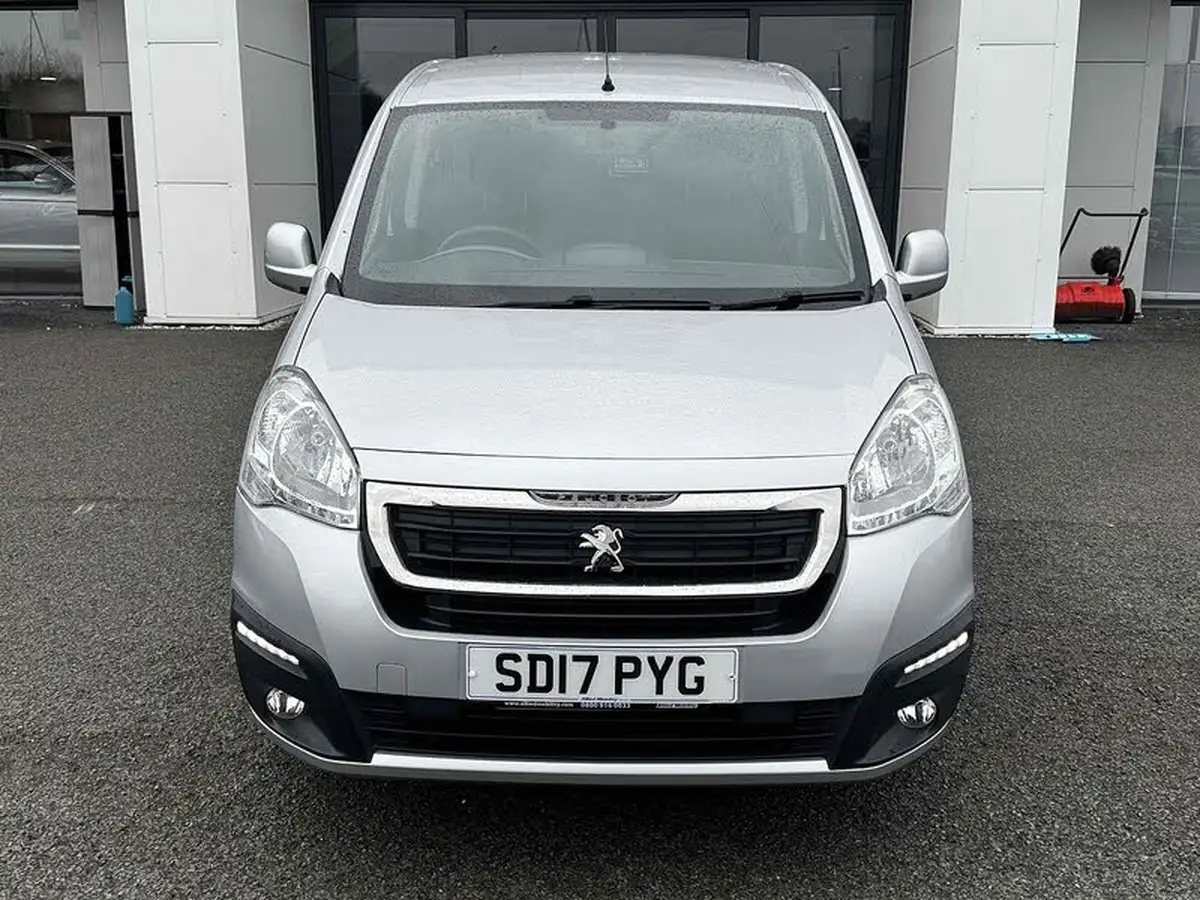 2017-peugeot-partner-big-2