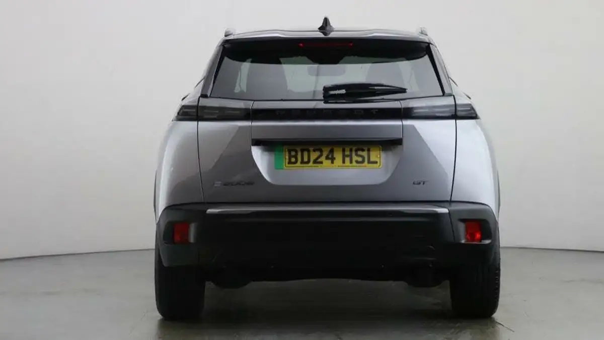 2024-peugeot-2008-suv-e-gt-136ps-50kwh-big-12