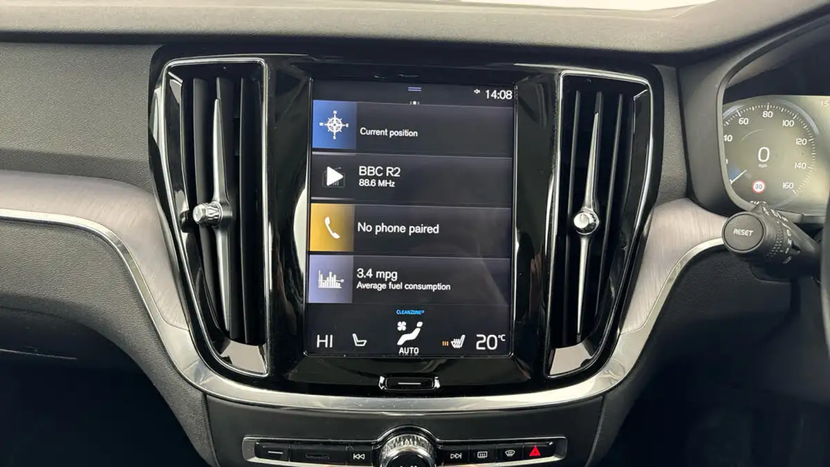 2020-volvo-v60-20-t4-momentum-plus-big-11