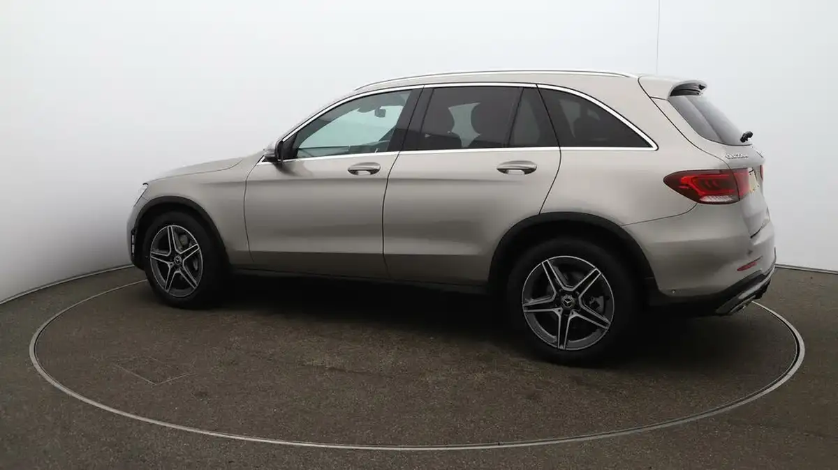 2021-mercedes-benz-glc-class-20d-glc220d-amg-line-station-wagon-5d-1950cc-4matic-plus-big-46