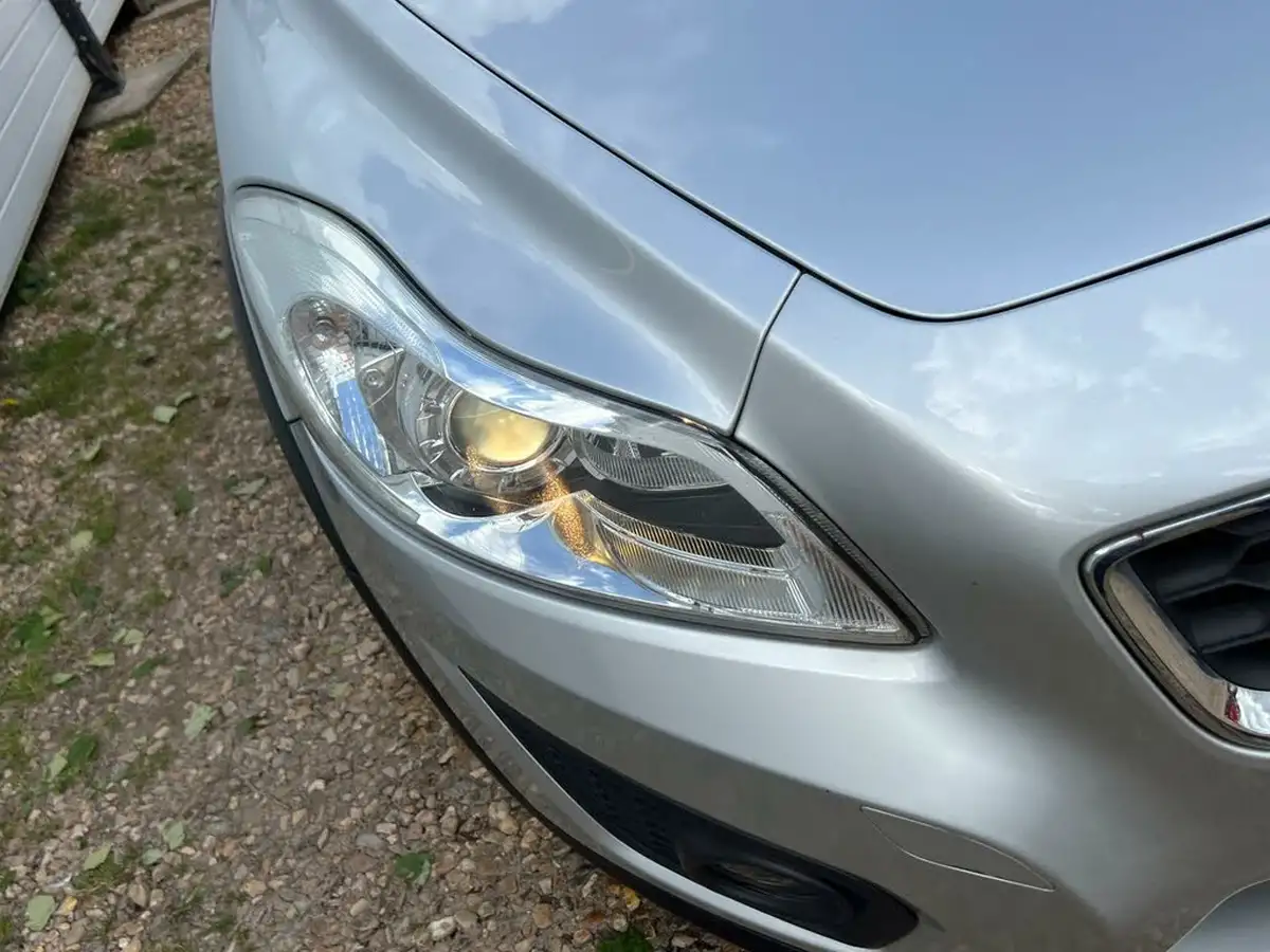2010-volvo-c30-20td-se-hatchback-3d-powershift-big-7