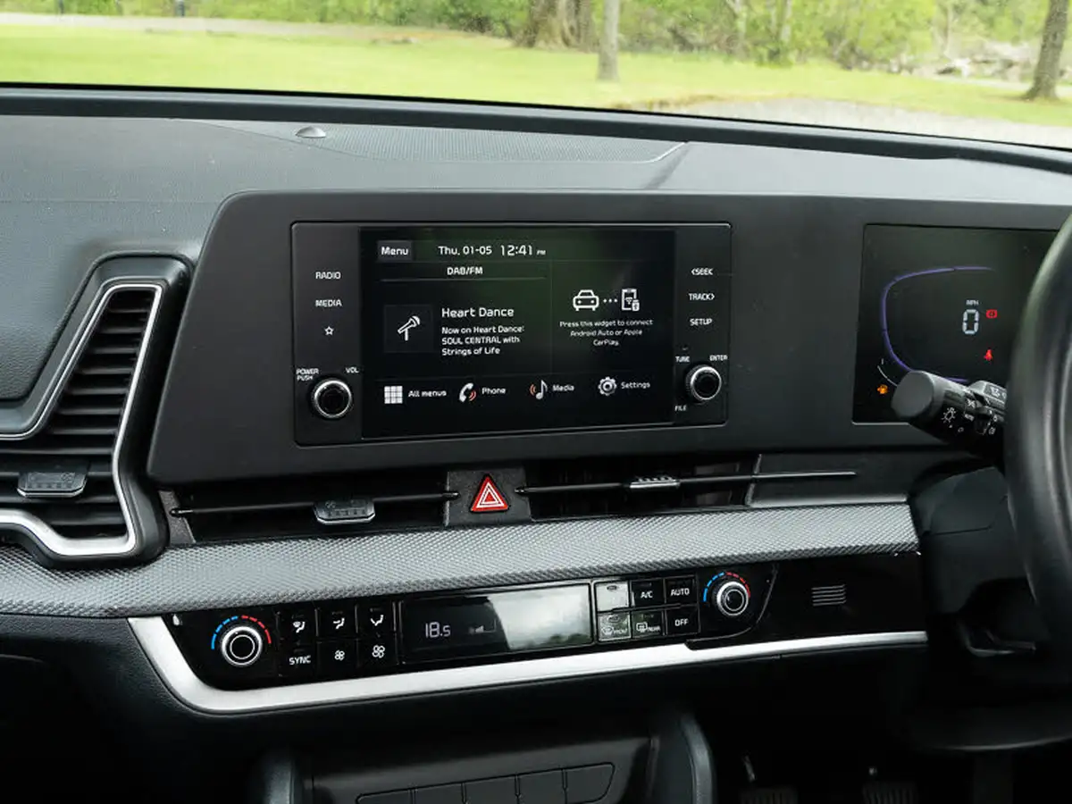 2023-kia-sportage-16-t-gdi-2-148bhp-big-12