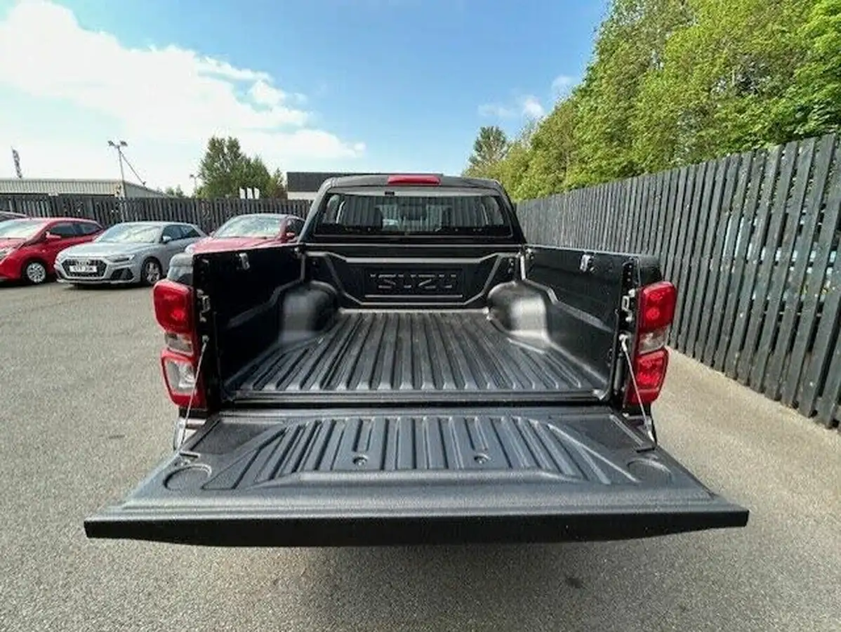 2022-isuzu-d-max-19td-dl20-double-pickup-big-11