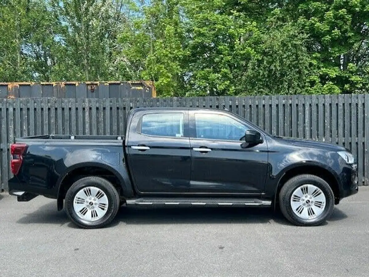 2022-isuzu-d-max-19td-dl20-double-pickup-big-7