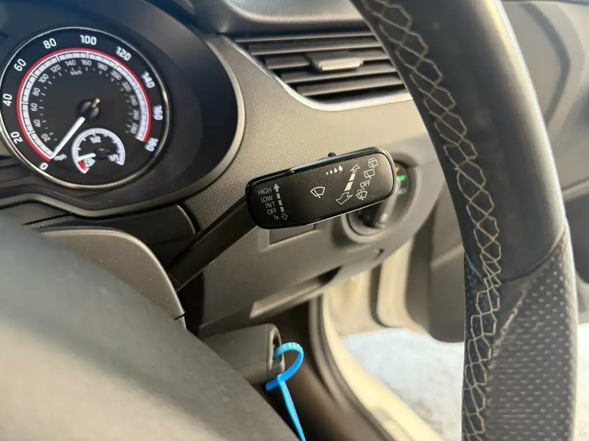 2019-skoda-octavia-20-tsi-vrs-hatchback-big-34