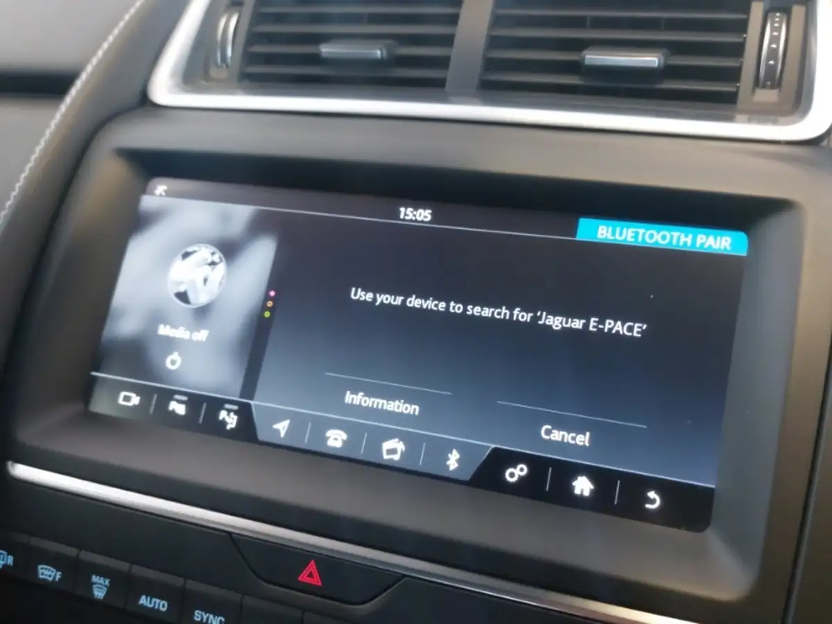 2019-jaguar-e-pace-20-i4d-r-dynamic-se-180ps-awd-auto-big-17