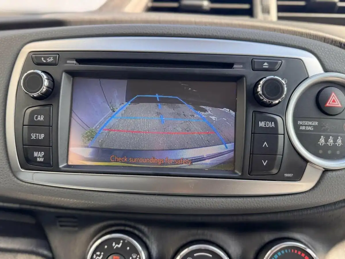 2013-toyota-yaris-133-tr-vvt-i-5d-big-49
