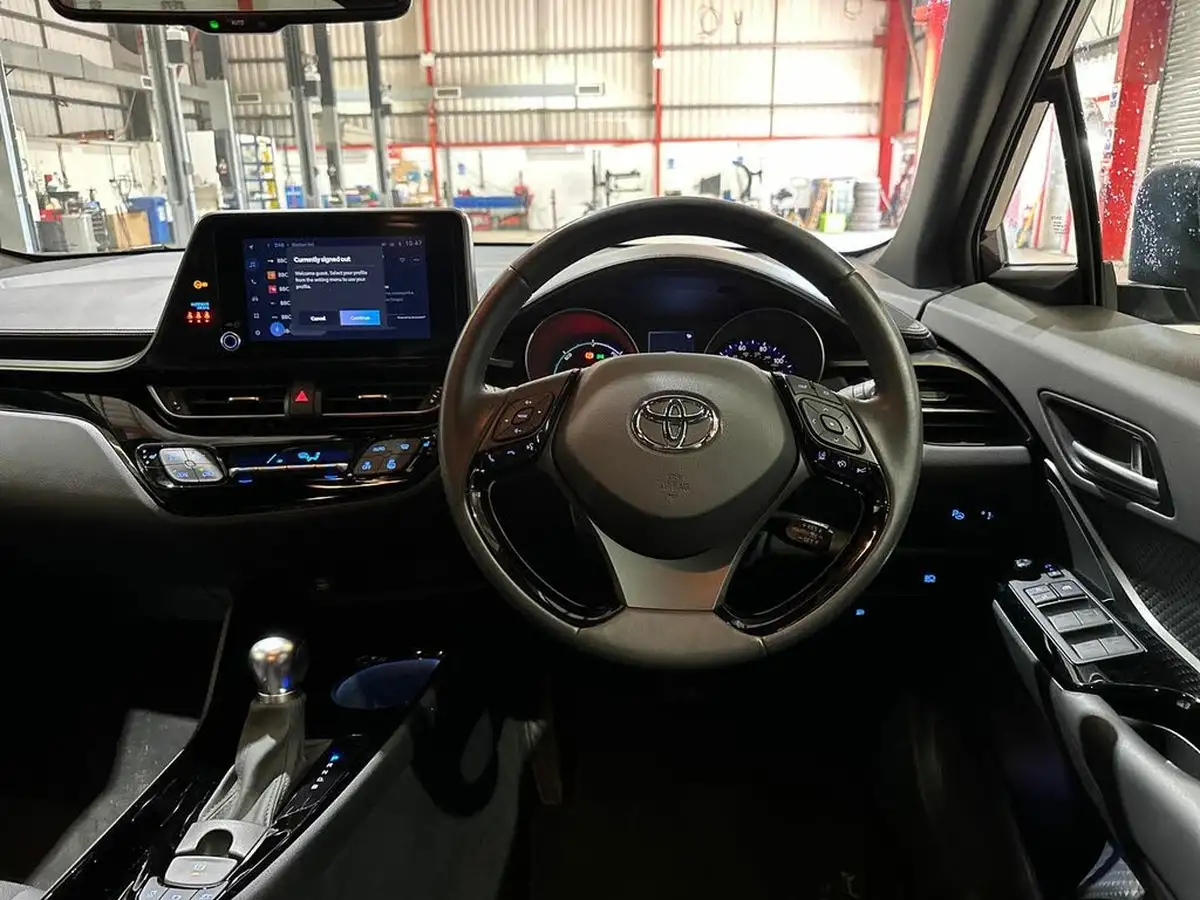 2022-toyota-c-hr-18-vvt-i-design-big-14