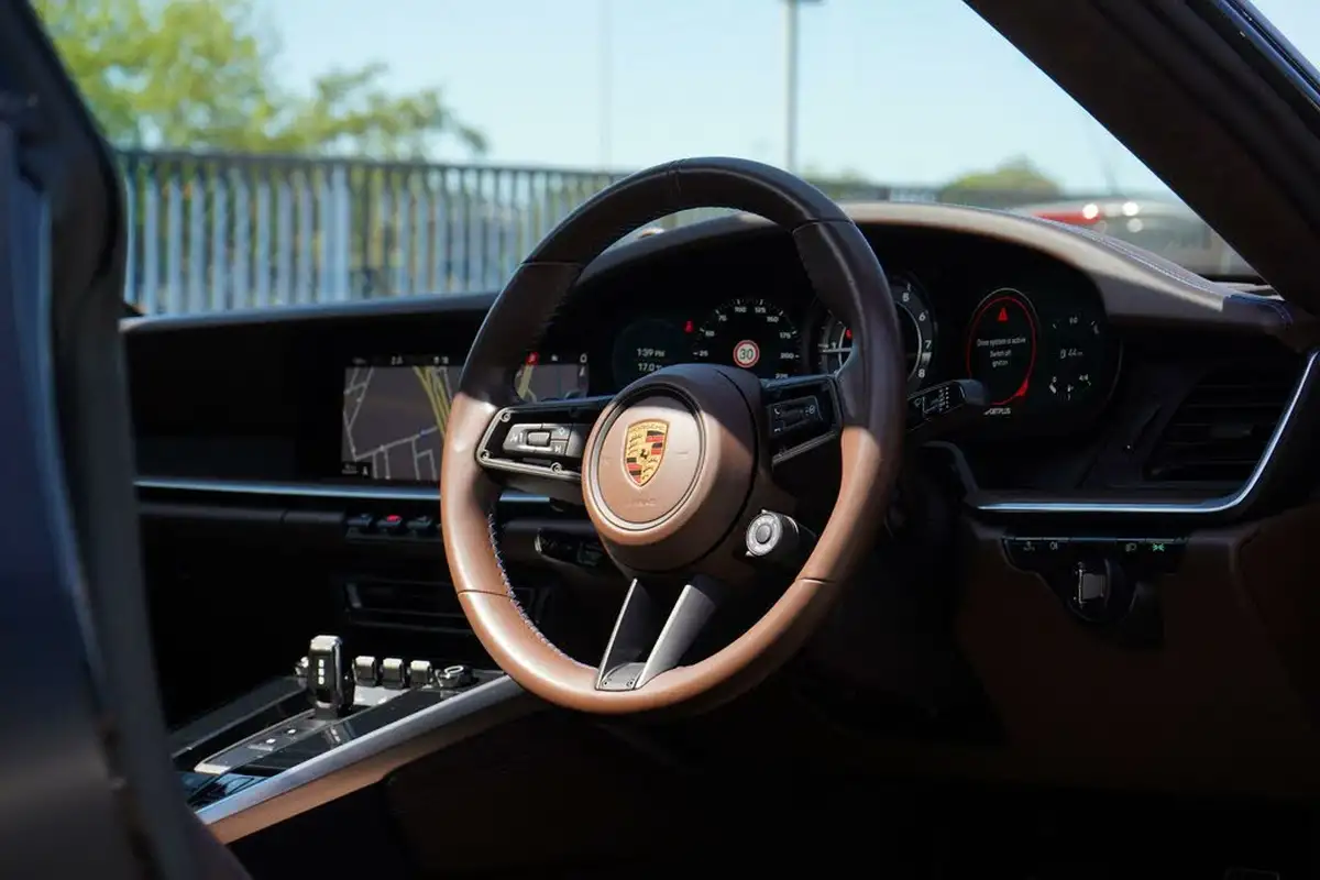 2020-porsche-911-38-turbo-s-coupe-big-13