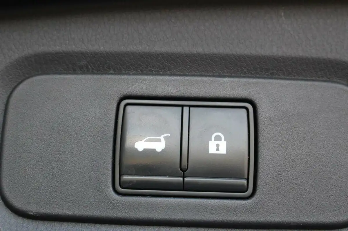 2022-nissan-qashqai-13-dig-t-tekna-158ps-xtronic-big-8