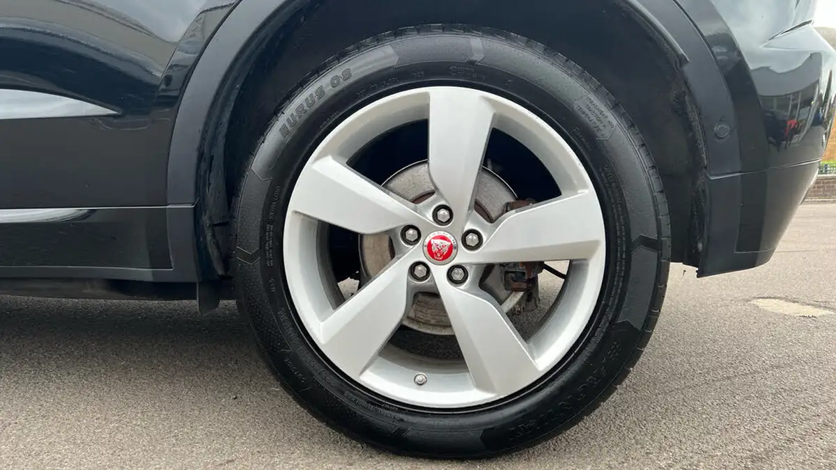 2019-jaguar-e-pace-20-i4d-r-dynamic-se-180ps-awd-auto-big-7