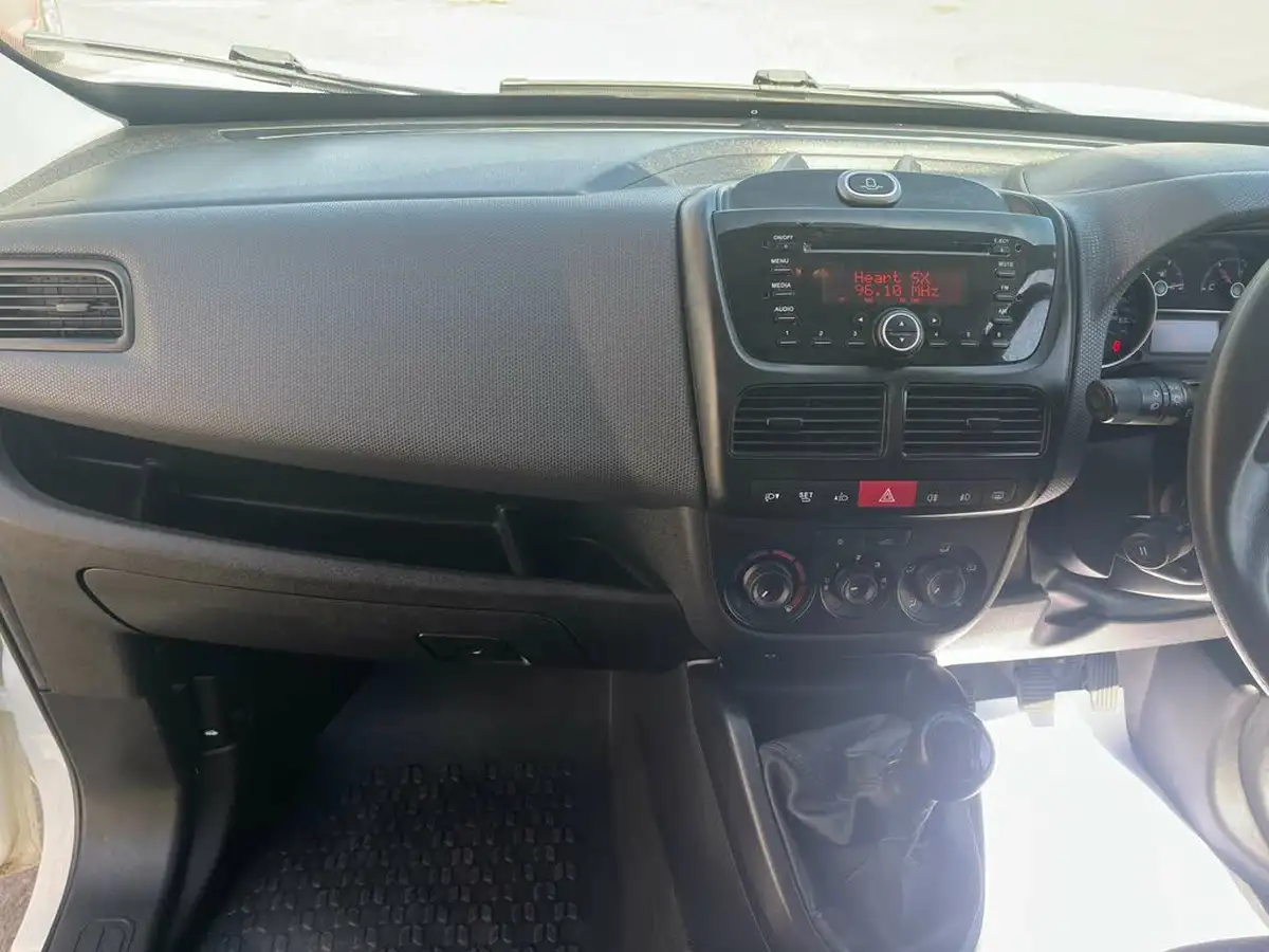 2017-fiat-doblo-cargo-13td-l1h1-sx-big-38