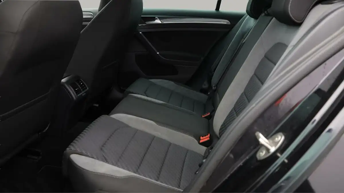 2020-volkswagen-golf-15-tsi-r-line-edition-dsg-big-15