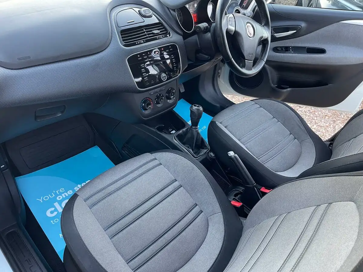 2011-fiat-punto-evo-14-dynamic-77bhp-5d-dualogic-big-18
