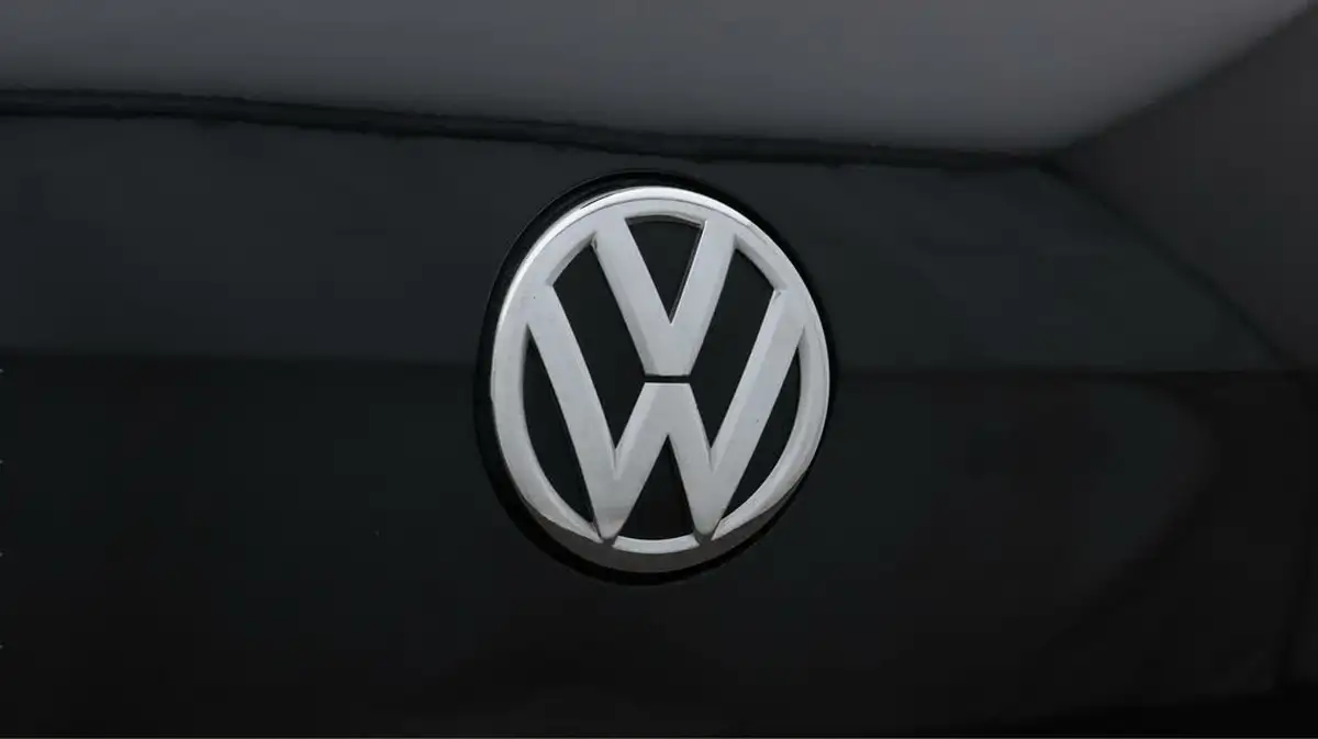2019-volkswagen-golf-e-e-golf-big-21