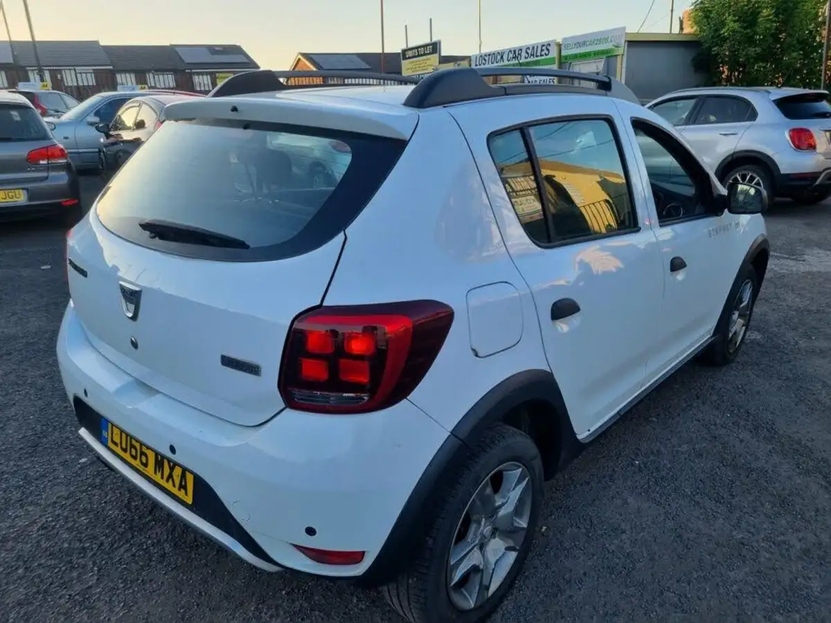 2017-dacia-sandero-stepway-09-tce-laureate-big-1