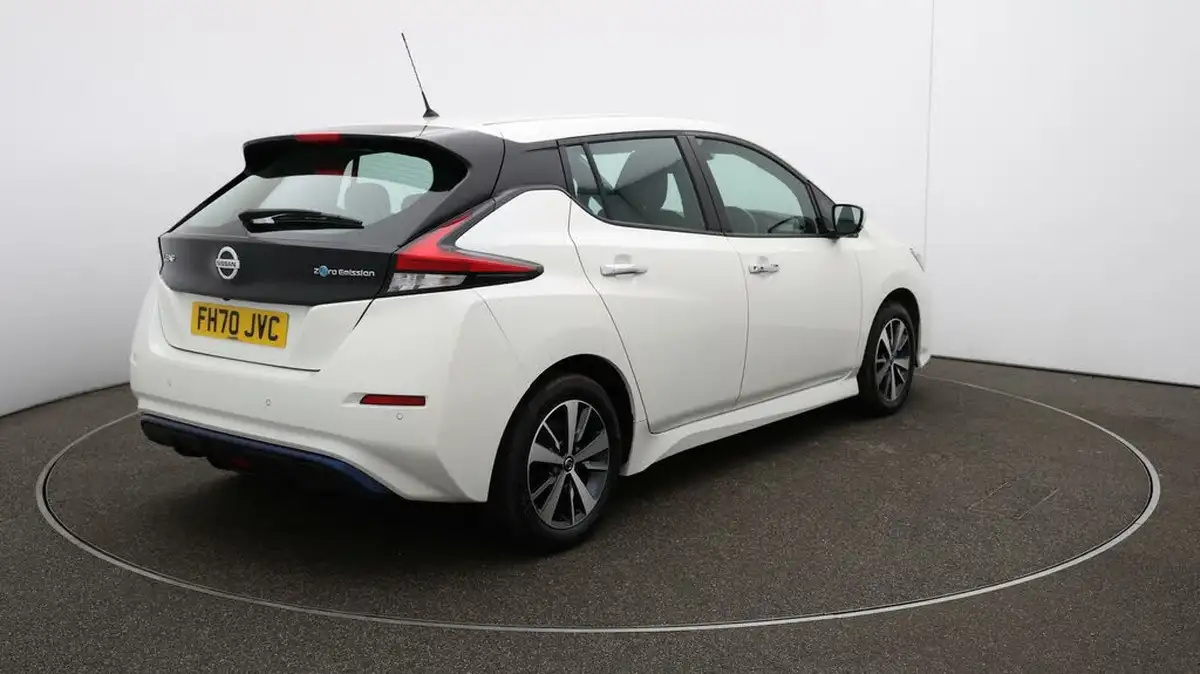 2021-nissan-leaf-e-acenta-big-52