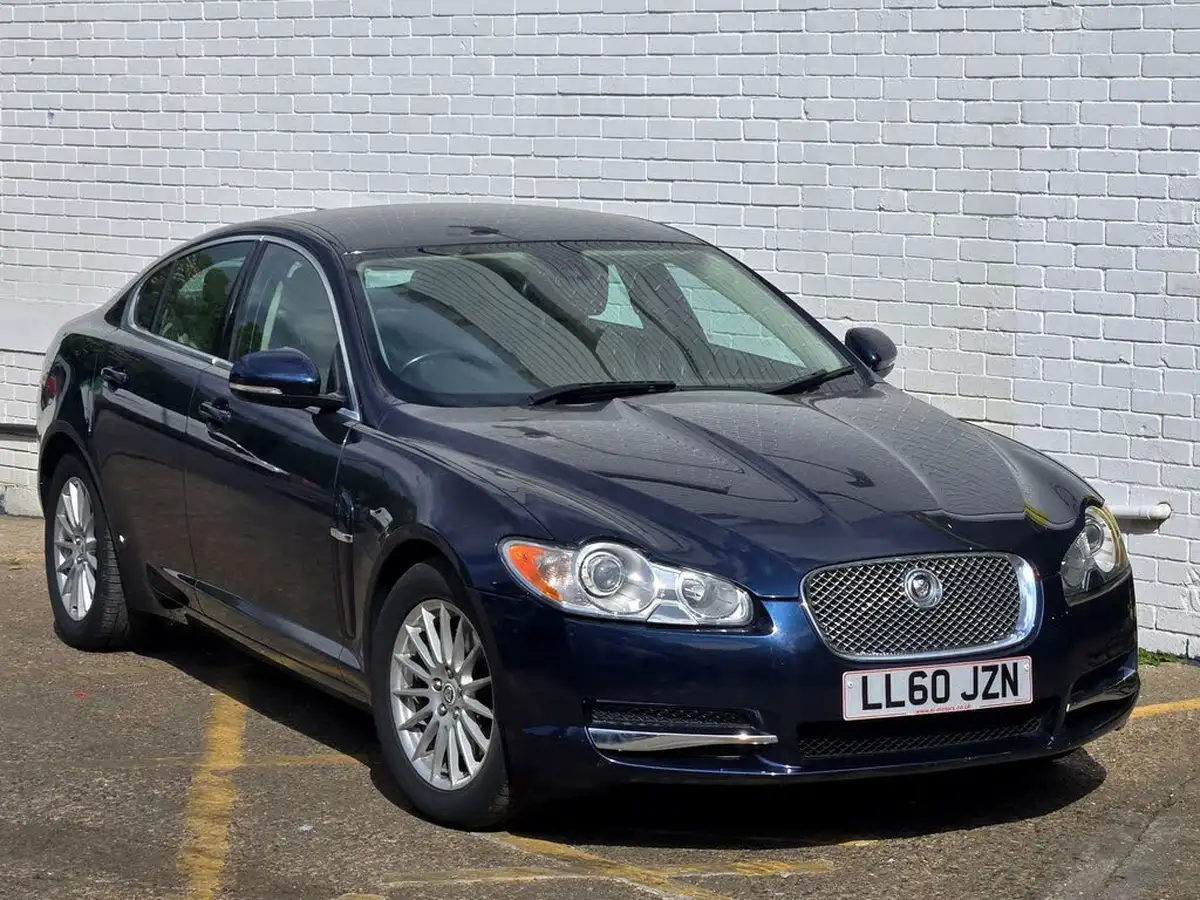 2010-jaguar-xf-30-luxury-big-14