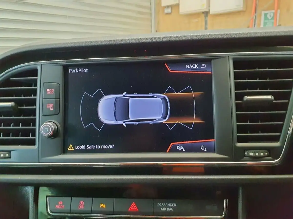 2019-seat-leon-15-tsi-evo-fr-black-edition-150ps-hatchback-big-8