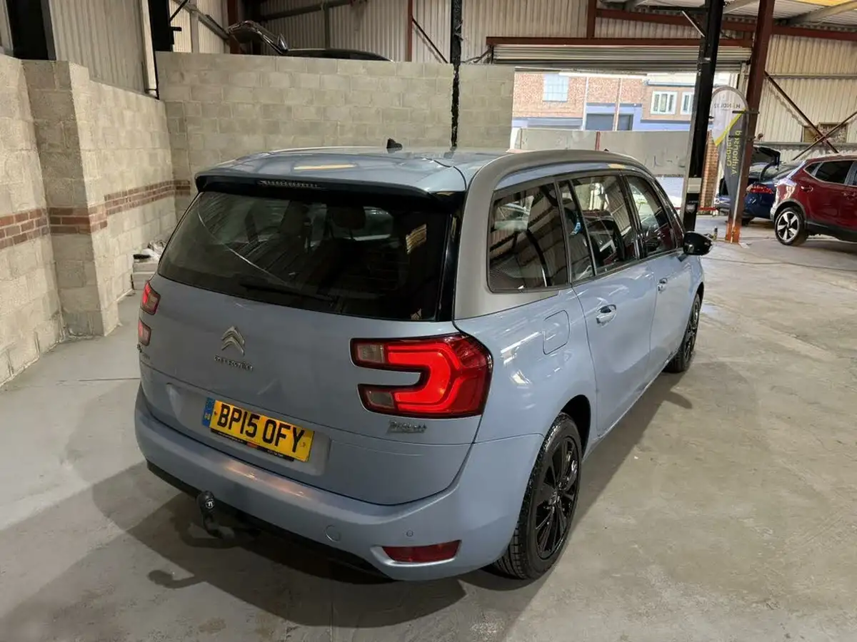 2015-citroen-grand-c4-picasso-16bluehdi-vtr-120ps-eat6-big-40