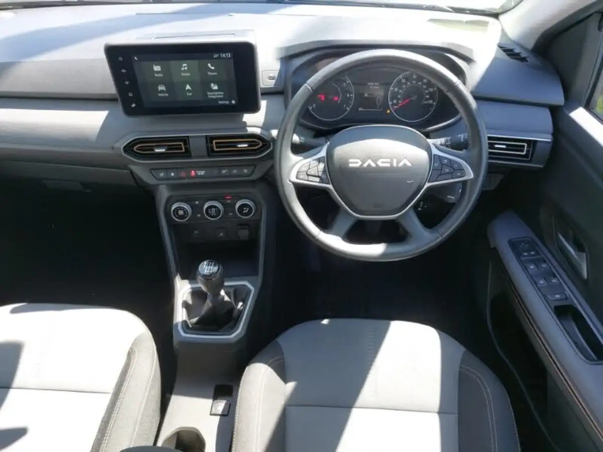 2024-dacia-sandero-stepway-10-tce-extreme-90bhp-big-6