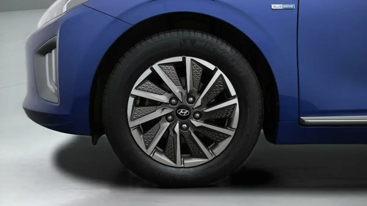 2020-hyundai-ioniq-e-premium-se-electric-100kw-big-17