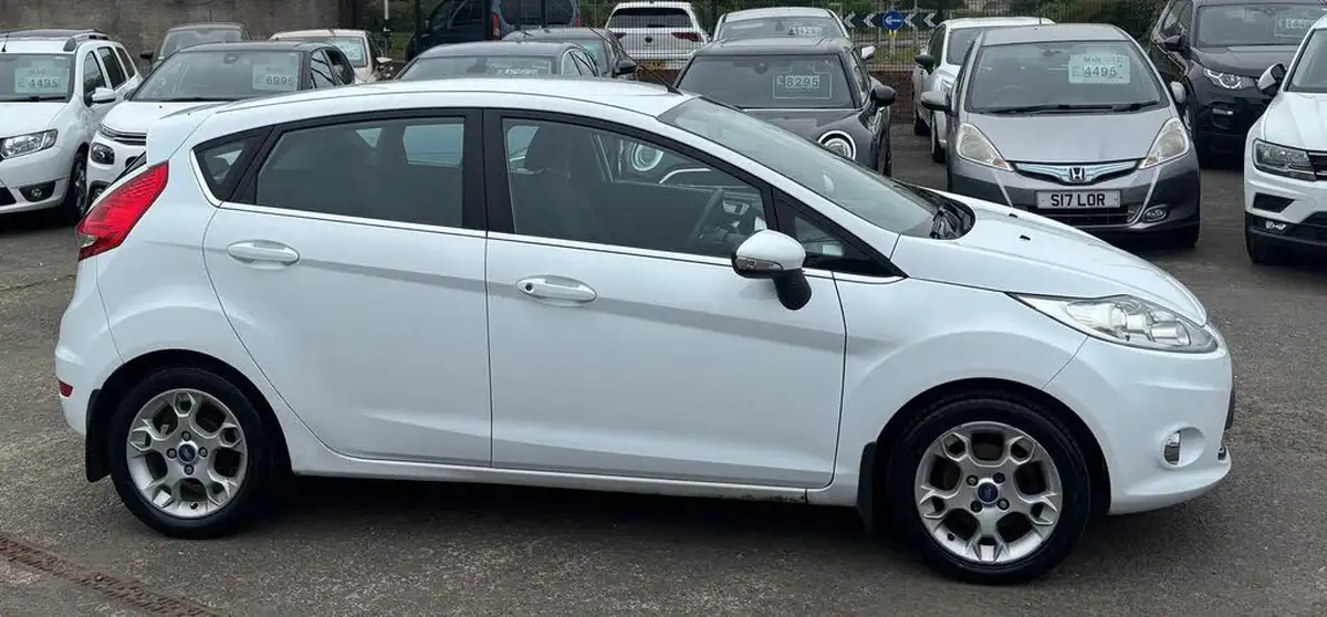 2012-ford-fiesta-125-zetec-5d-big-4