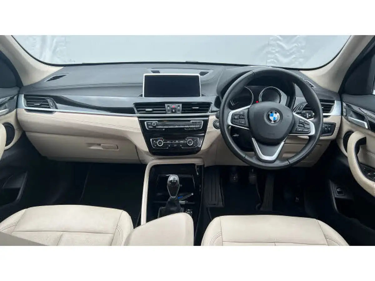 2021-bmw-x1-15-sdrive18i-xline-big-9