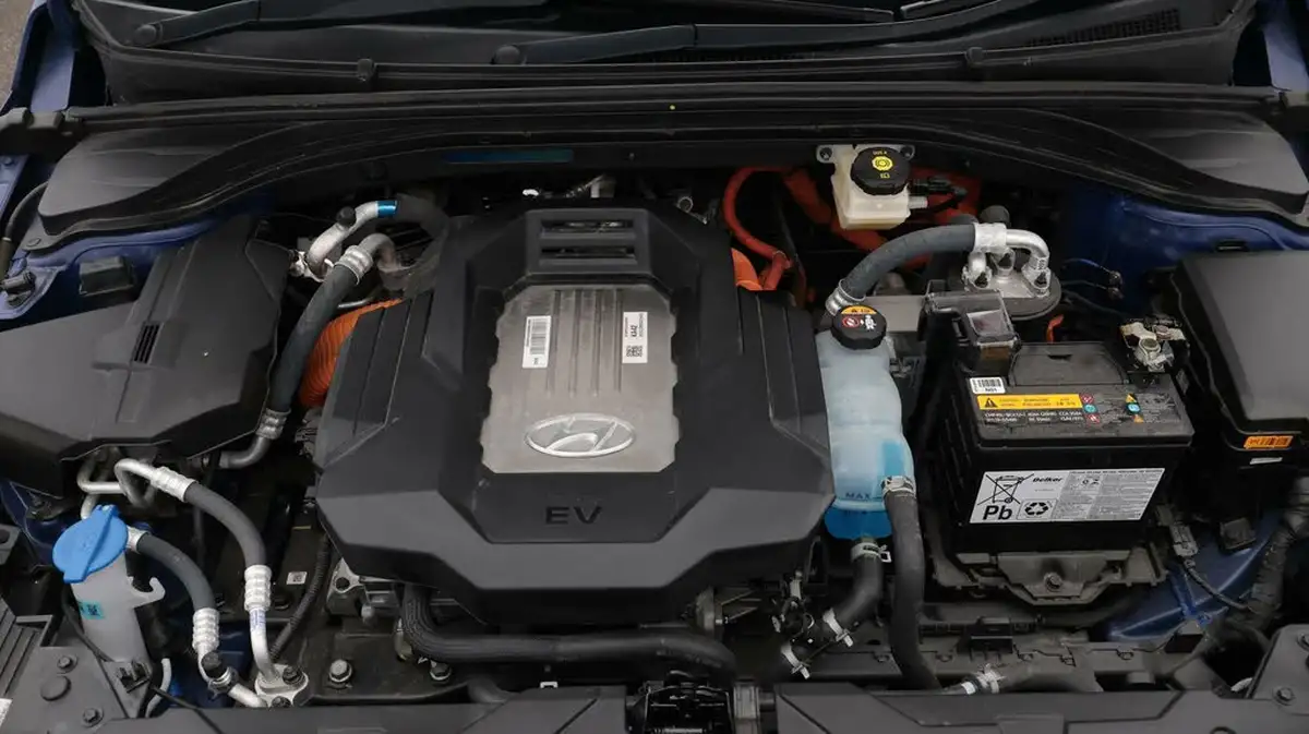 2022-hyundai-ioniq-e-premium-electric-big-19