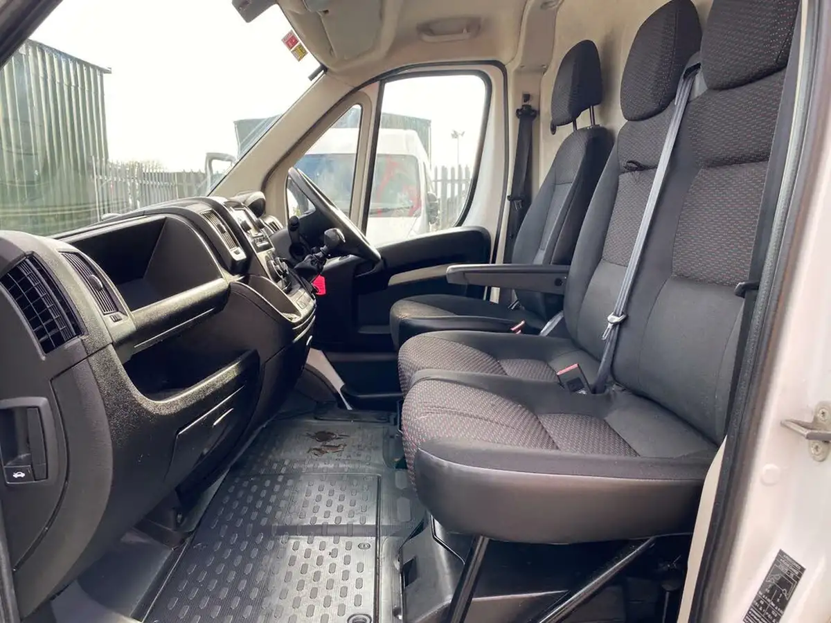 2020-peugeot-boxer-22-bluehdi-professional-435-l4-h2-big-9