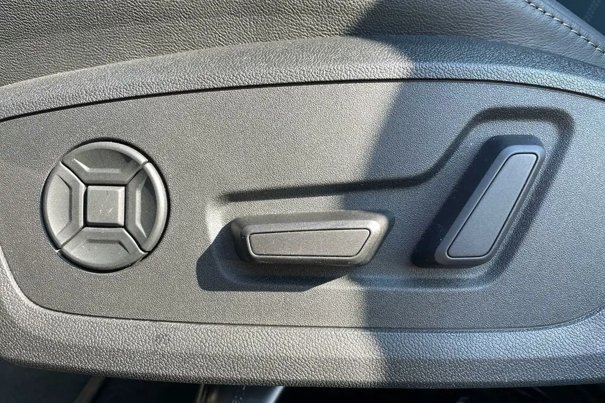 2024-audi-a5-20-tdi-edition-1-saloon-big-27