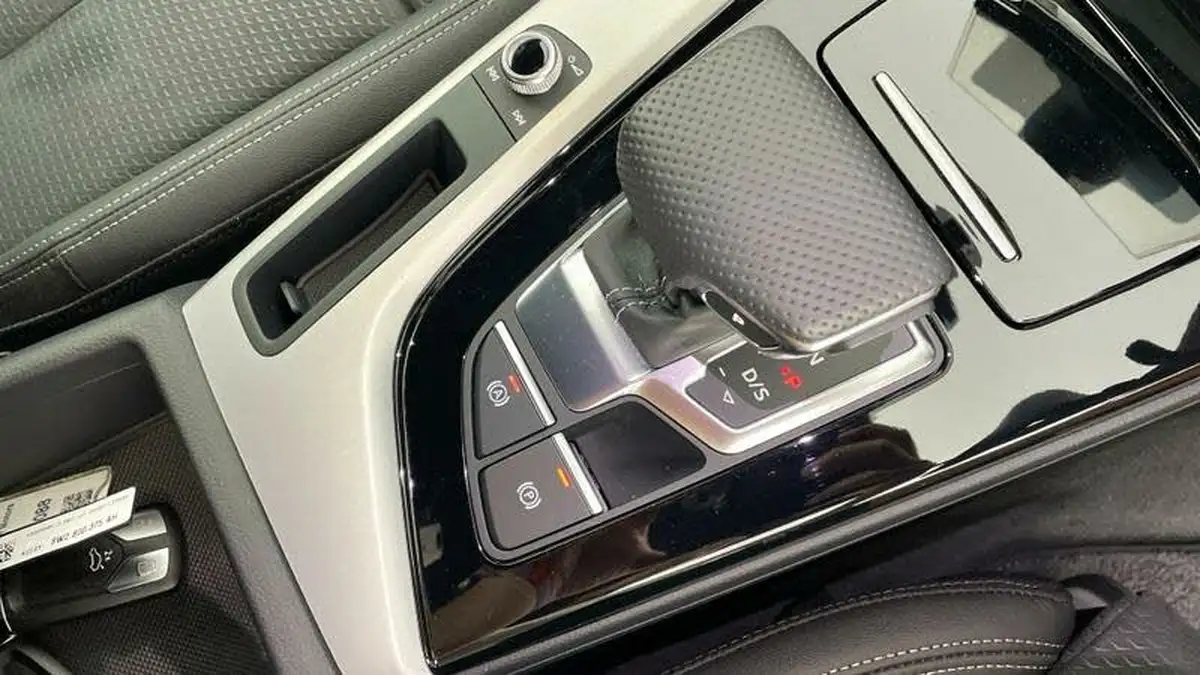 2024-audi-a4-20-35-tfsi-s-line-big-6