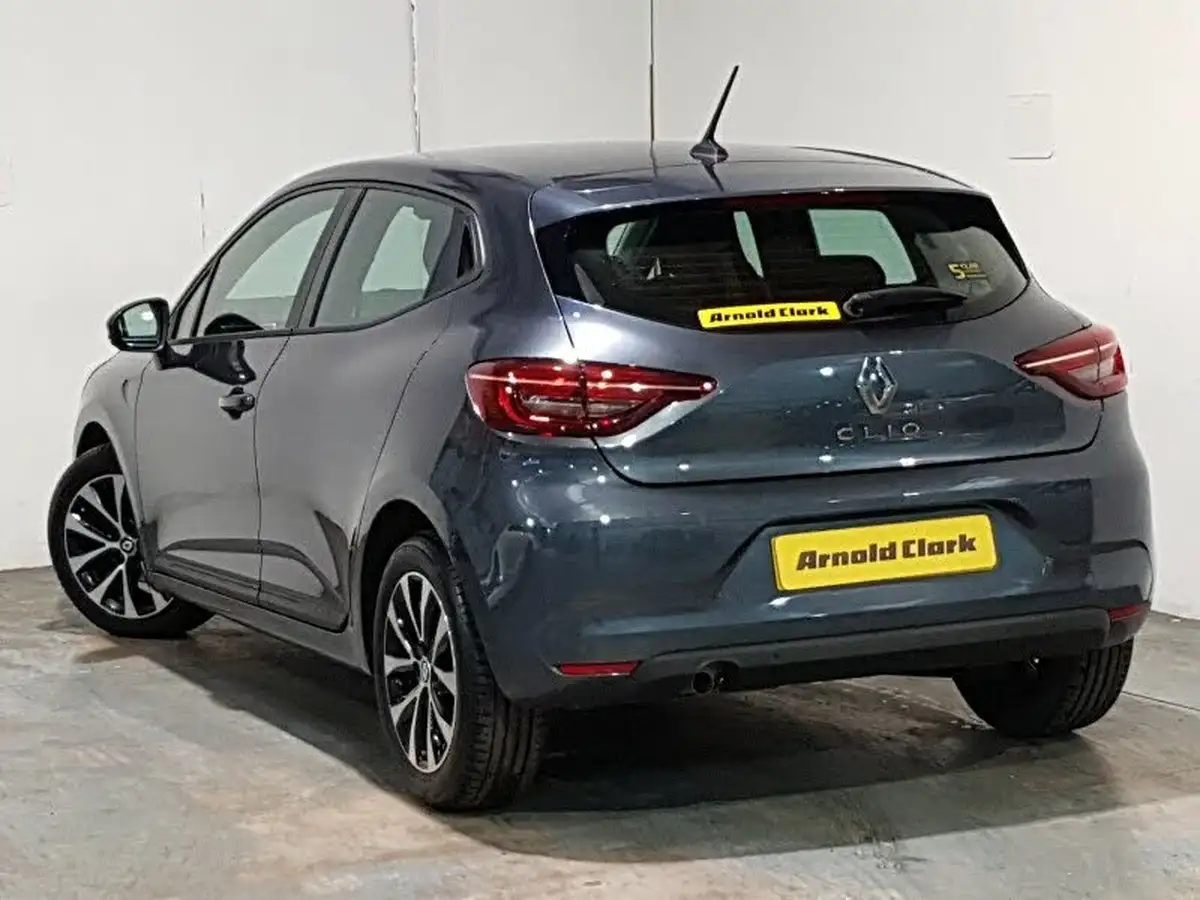 2021-renault-clio-10-tce-iconic-edition-big-1