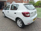 2014-dacia-sandero-12-ambiance-small-11