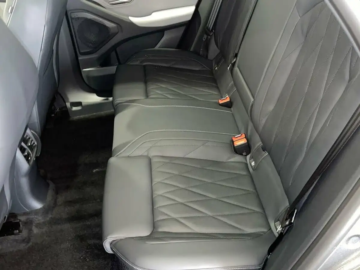 2024-ford-explorer-e-premium-286ps-77kwh-big-24
