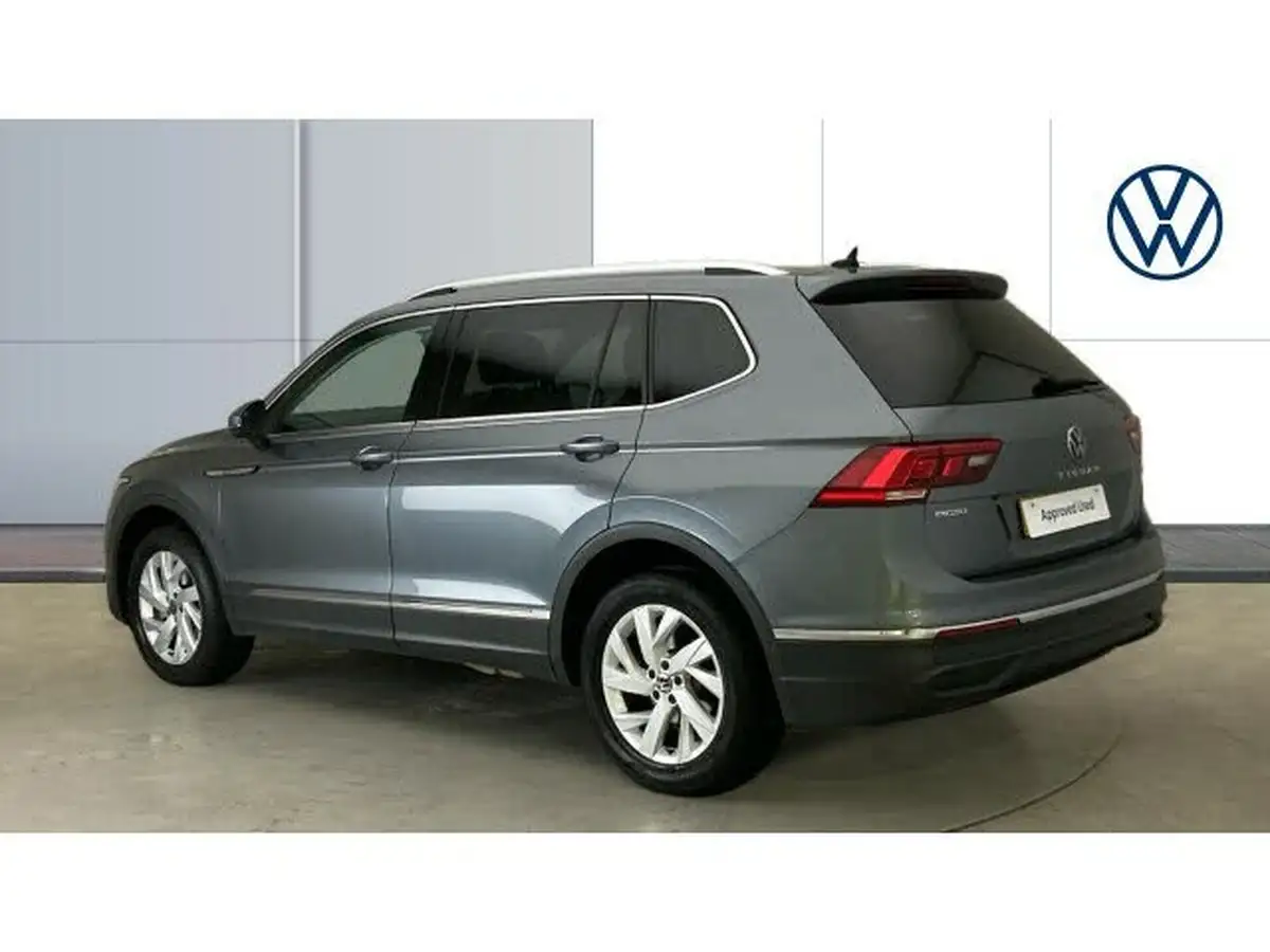 2022-volkswagen-tiguan-allspace-15-tsi-life-dsg-big-2