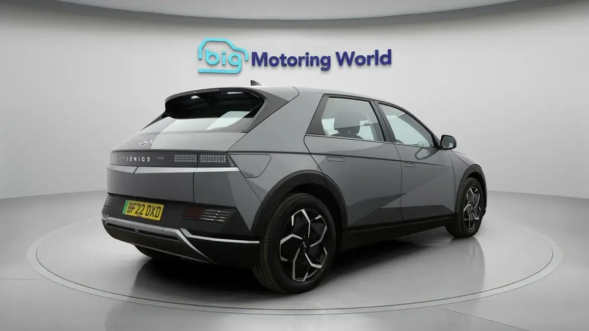 2022-hyundai-ioniq-5-e-se-connect-big-6
