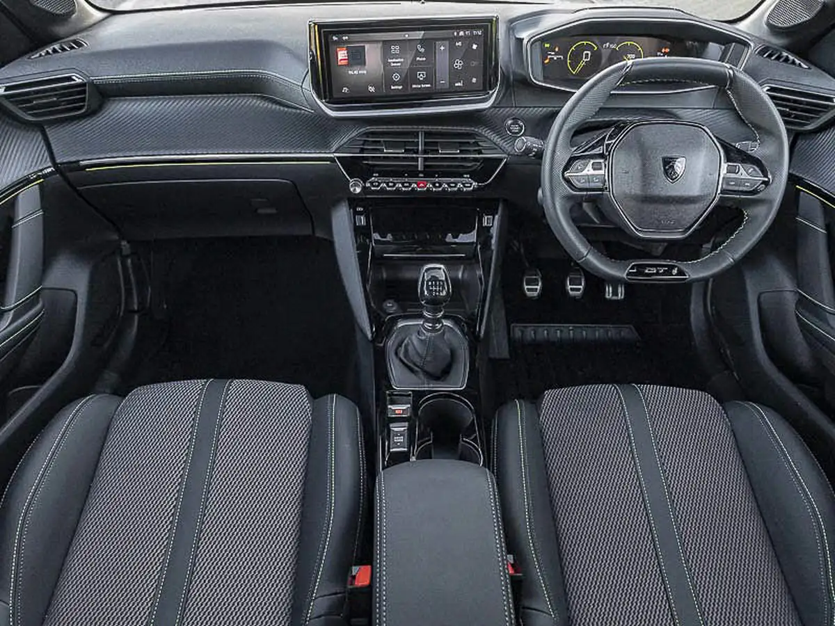 2024-peugeot-208-12-puretech-gt-100ps-big-2
