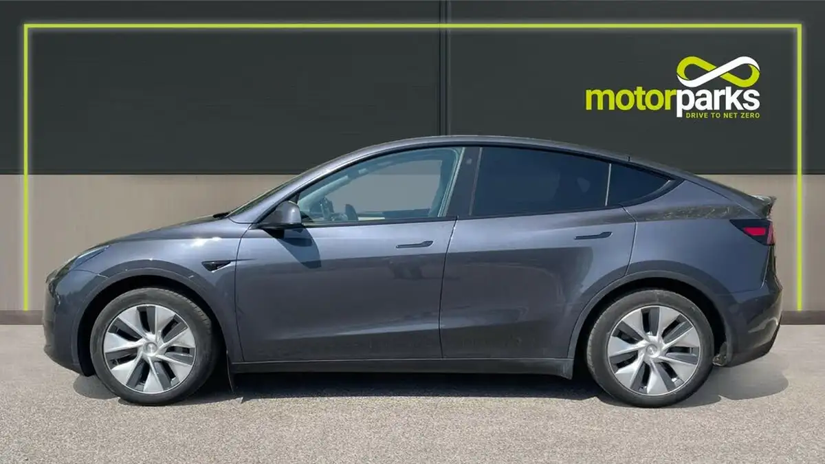2022-tesla-model-y-e-rwd-big-5