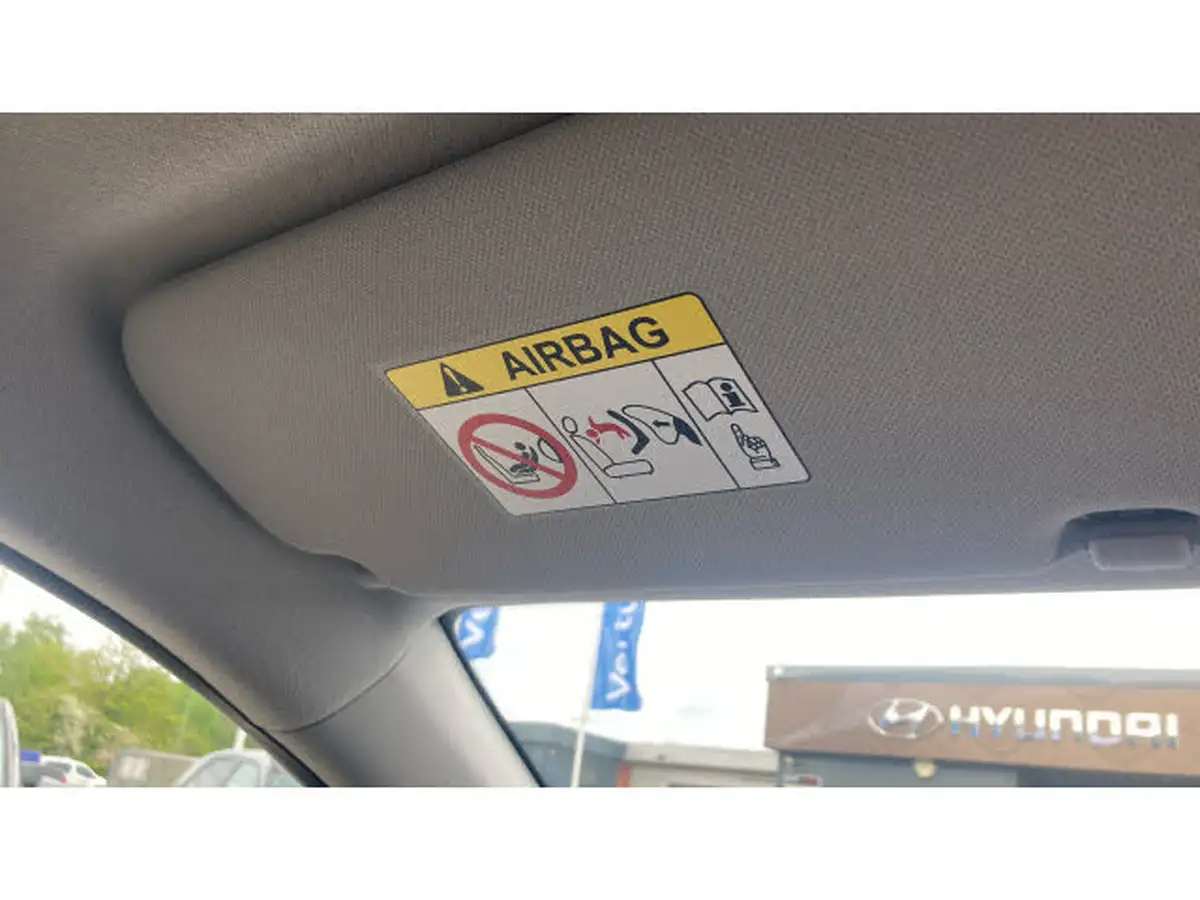 2023-hyundai-i10-12-premium-auto-big-24