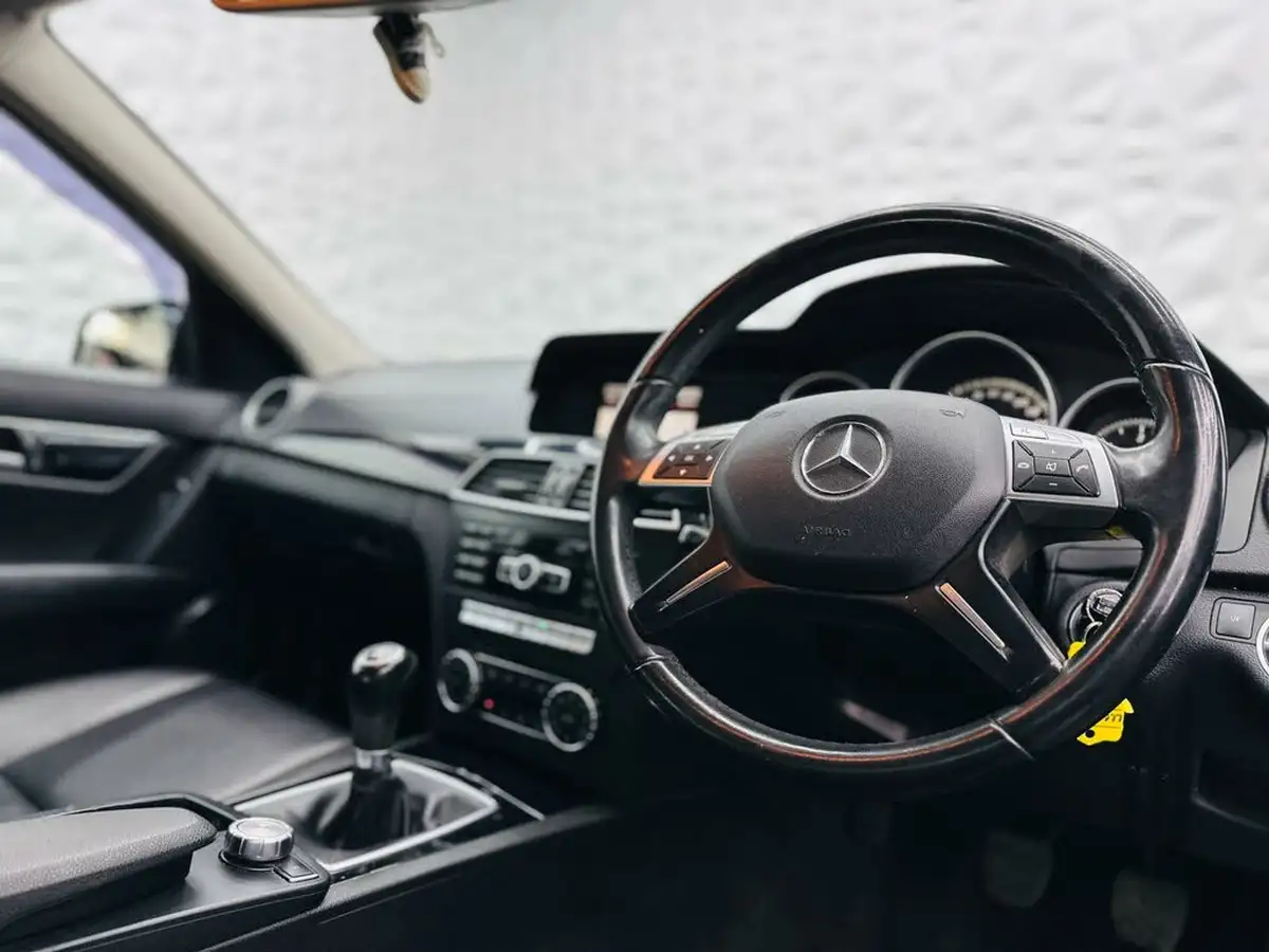 2012-mercedes-benz-c-class-21cdi-c200-cdi-executive-se-saloon-4d-big-15