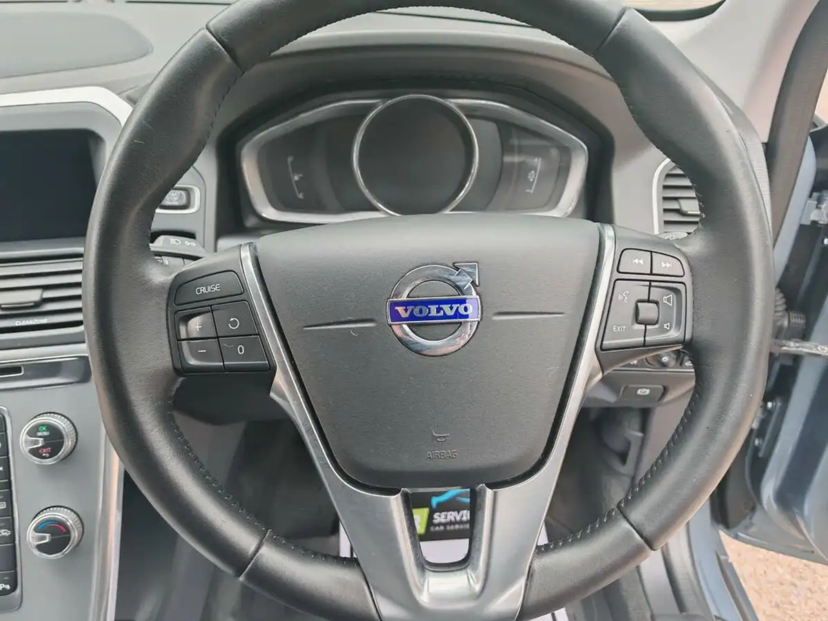 2016-volvo-xc60-20td-d4-se-lux-nav-big-56